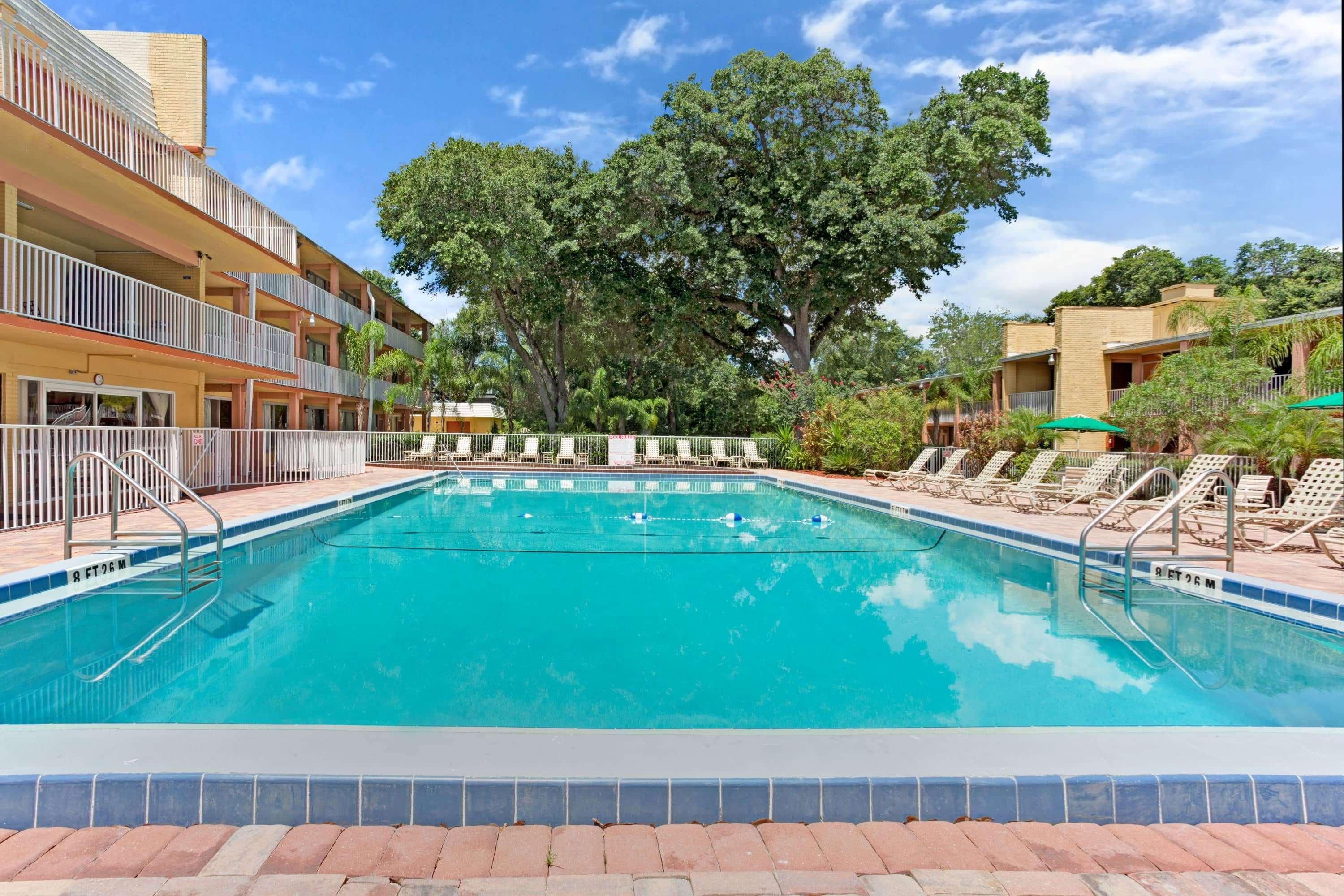 Howard Johnson By Wyndham Tropical Palms Kissimmee Exterior foto