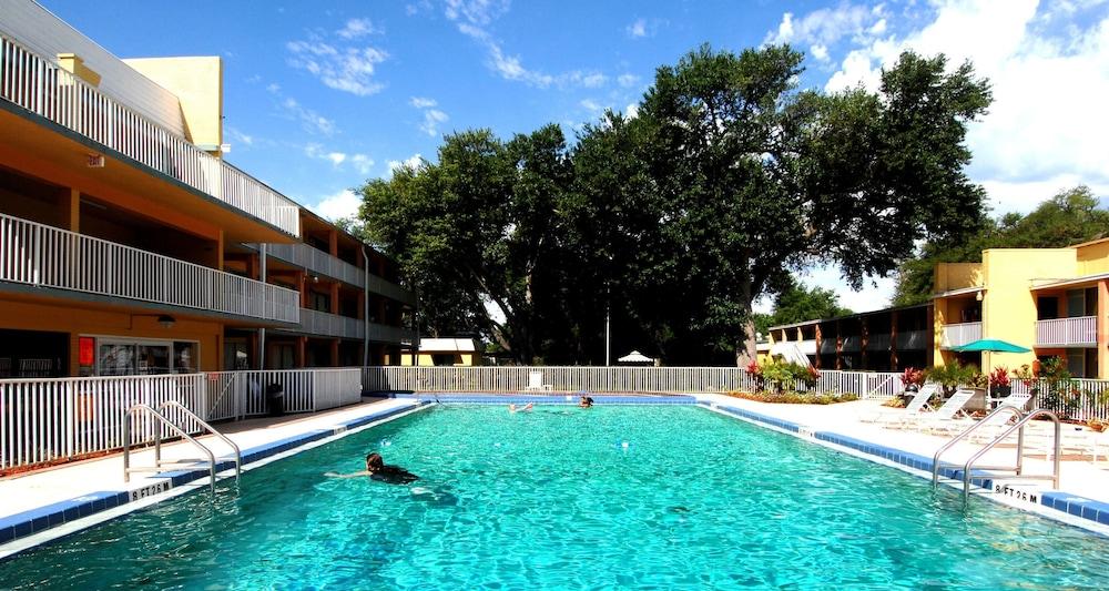 Howard Johnson By Wyndham Tropical Palms Kissimmee Exterior foto