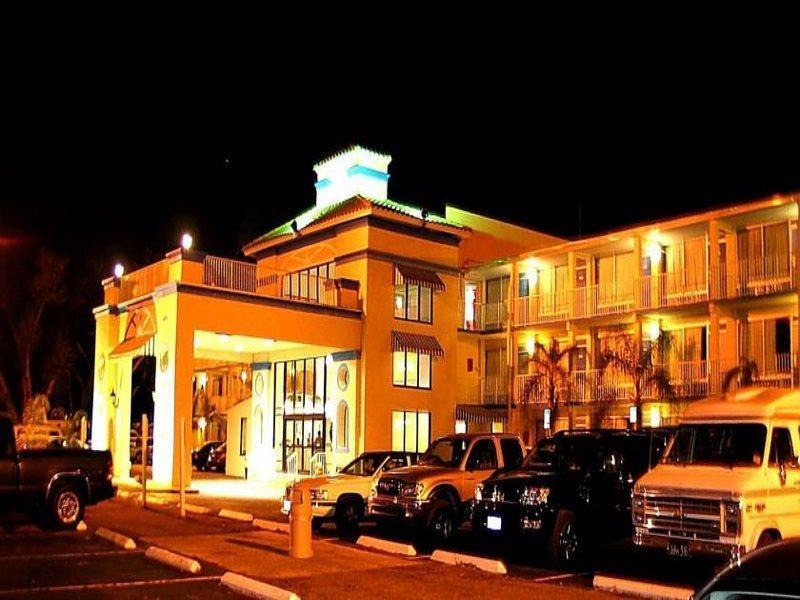 Howard Johnson By Wyndham Tropical Palms Kissimmee Exterior foto