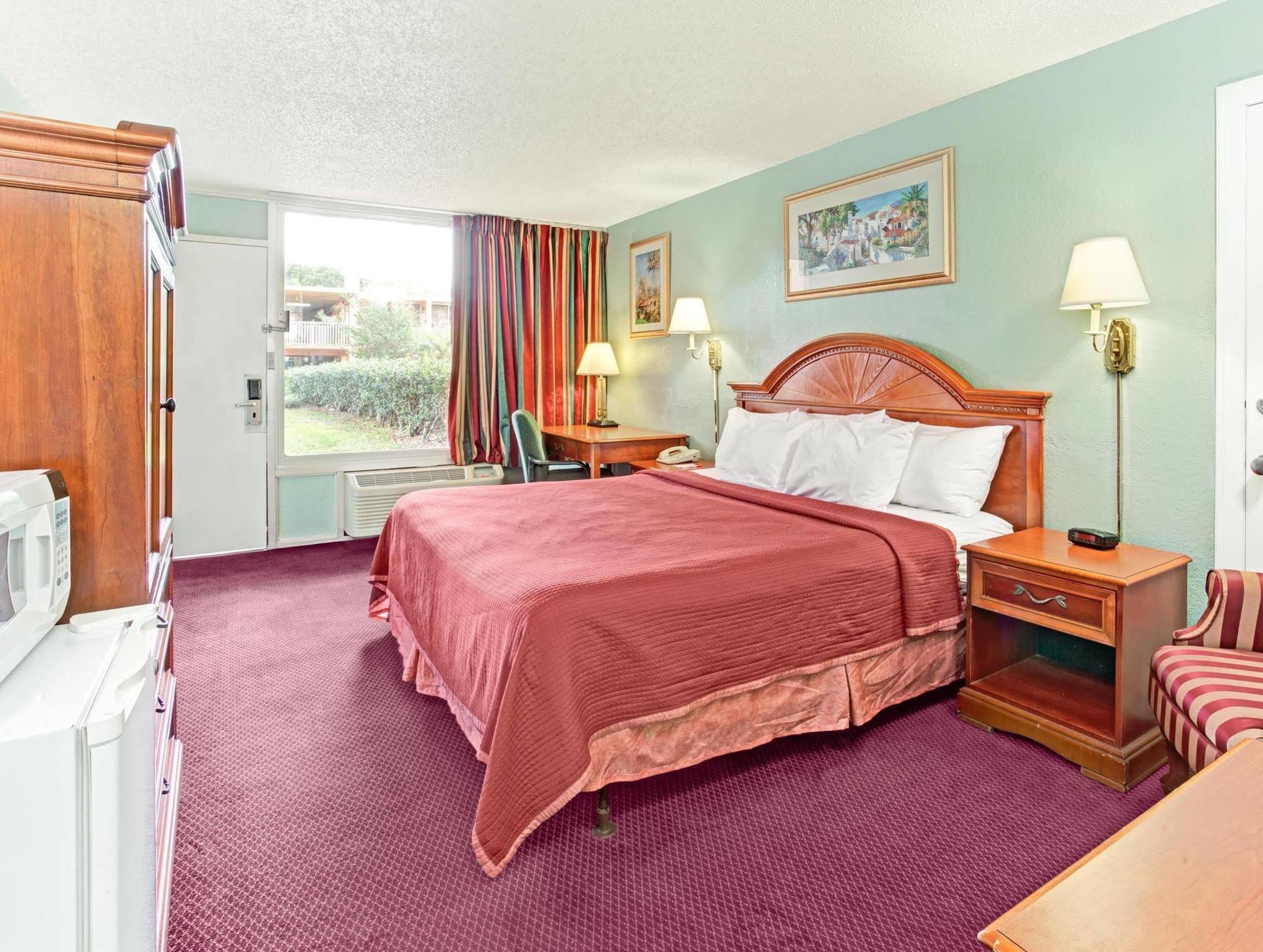 Howard Johnson By Wyndham Tropical Palms Kissimmee Exterior foto